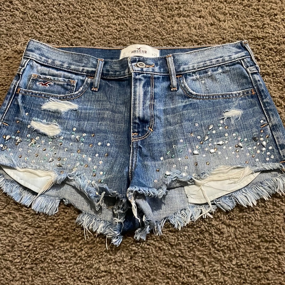 Ladies Hollister distressed & bedazzled short shorts Sz 9 W29